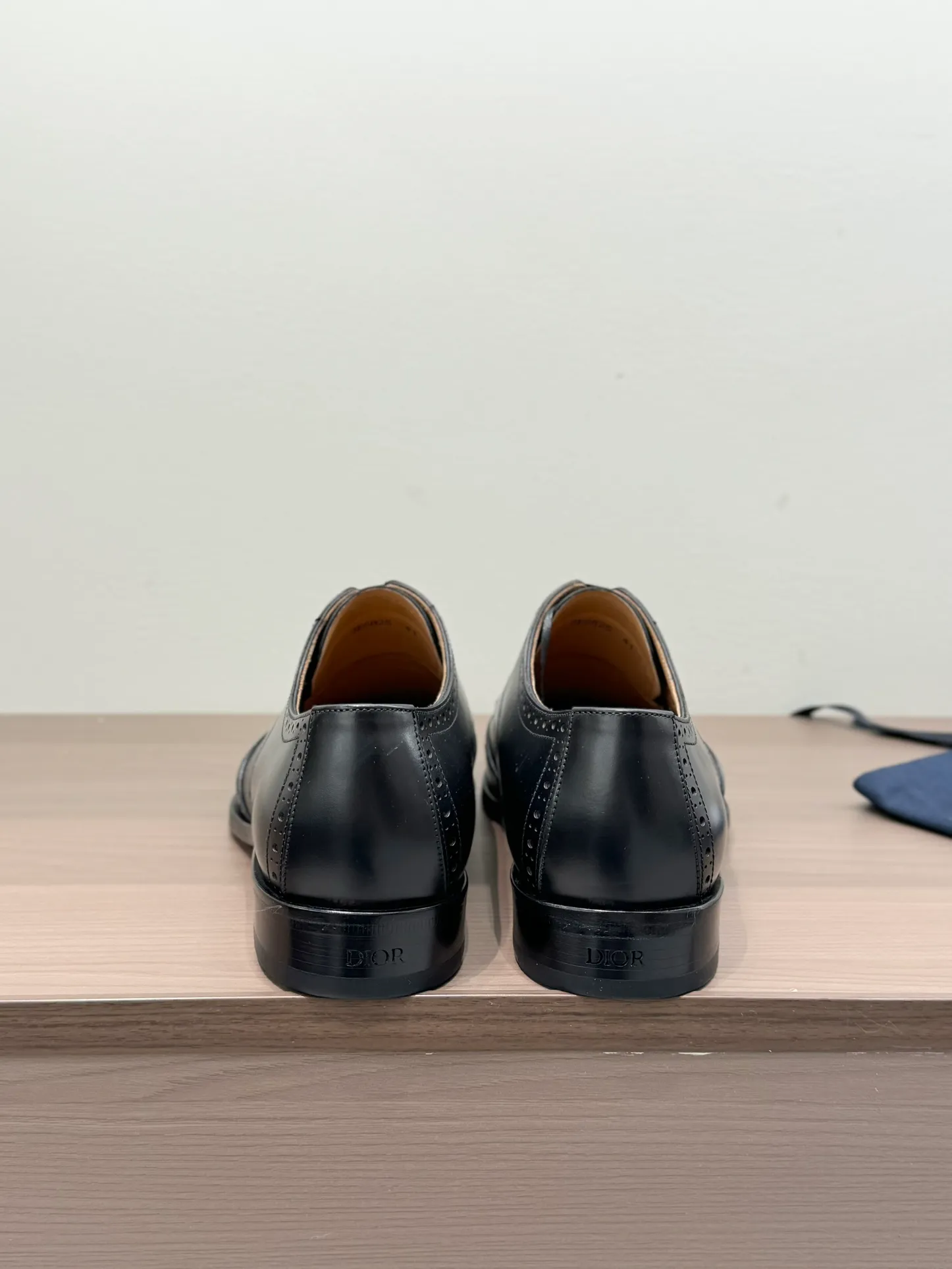 [Dior] Top P: 960💰 Standard code 39-44 (38.45.46 custom-made, non-returnable and non-exchangeable) Dior Dior's latest high-end men's boutique casual leather shoes, imported cowhide upper, water-dyed cowhide lining, imported leather outsole, perfect details are impeccable.